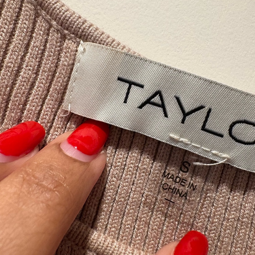 Taylor Maxi Dress - Picture 13 of 14